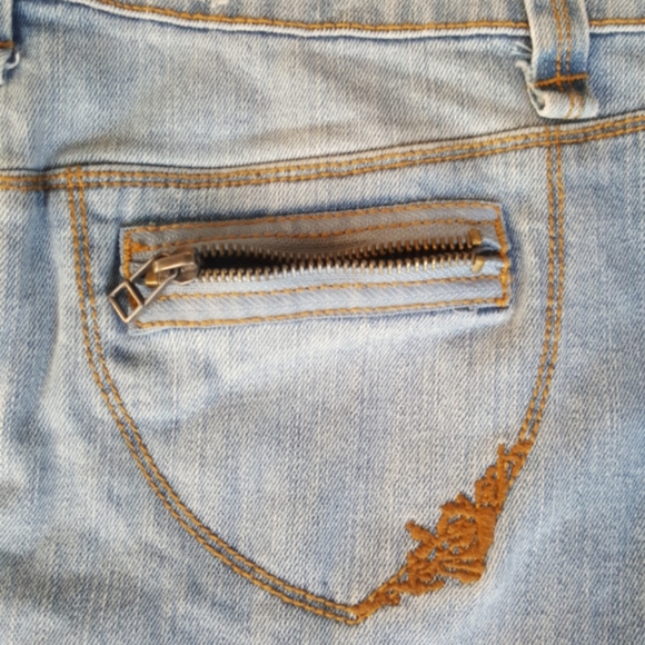 DECREE ♡ Sweet 'n Sexy Distressed Gold Thread Zip Pockets Blue Jean Mini Skirt 3 - Picture 7 of 15